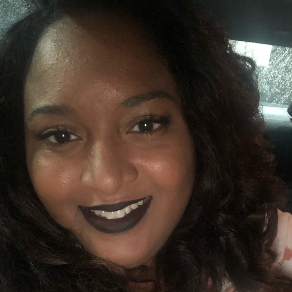 Meet your Posher, Nuria - Picture 1 of 1